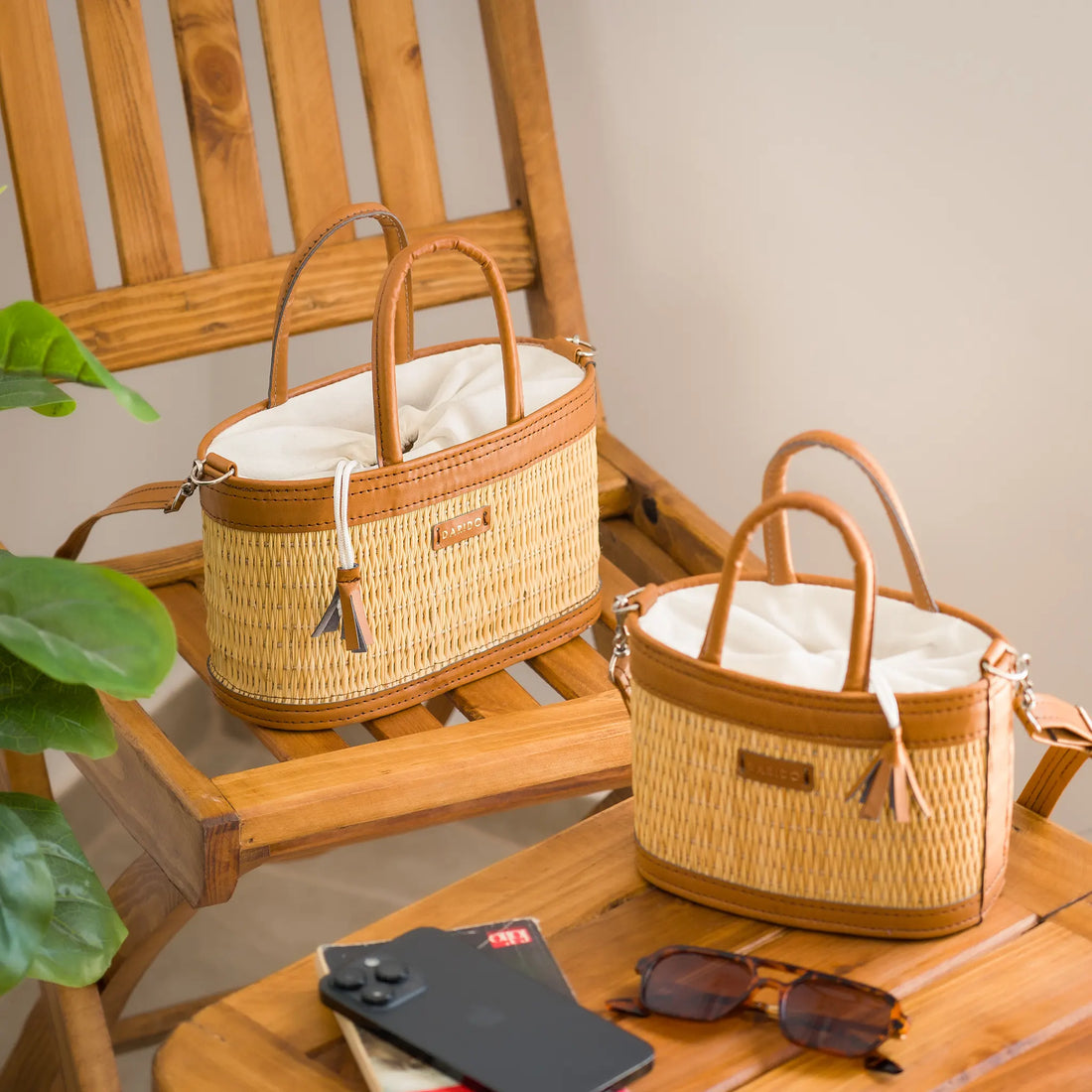 Coquette handmade natural fiber and vegan leather bag – product view 2