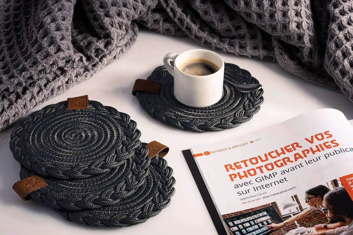 DARIDO Set of 2 Black Coasters- 15cm- Round, Durable & Elegant Table Decor