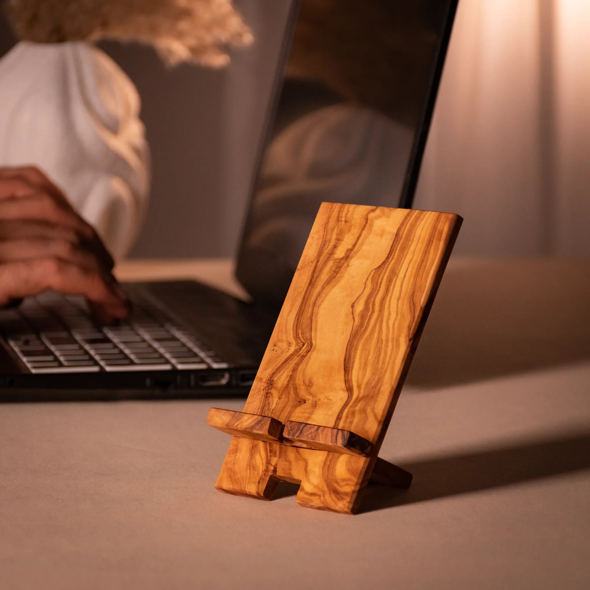 Ecostand – Olive Wood Phone Stand