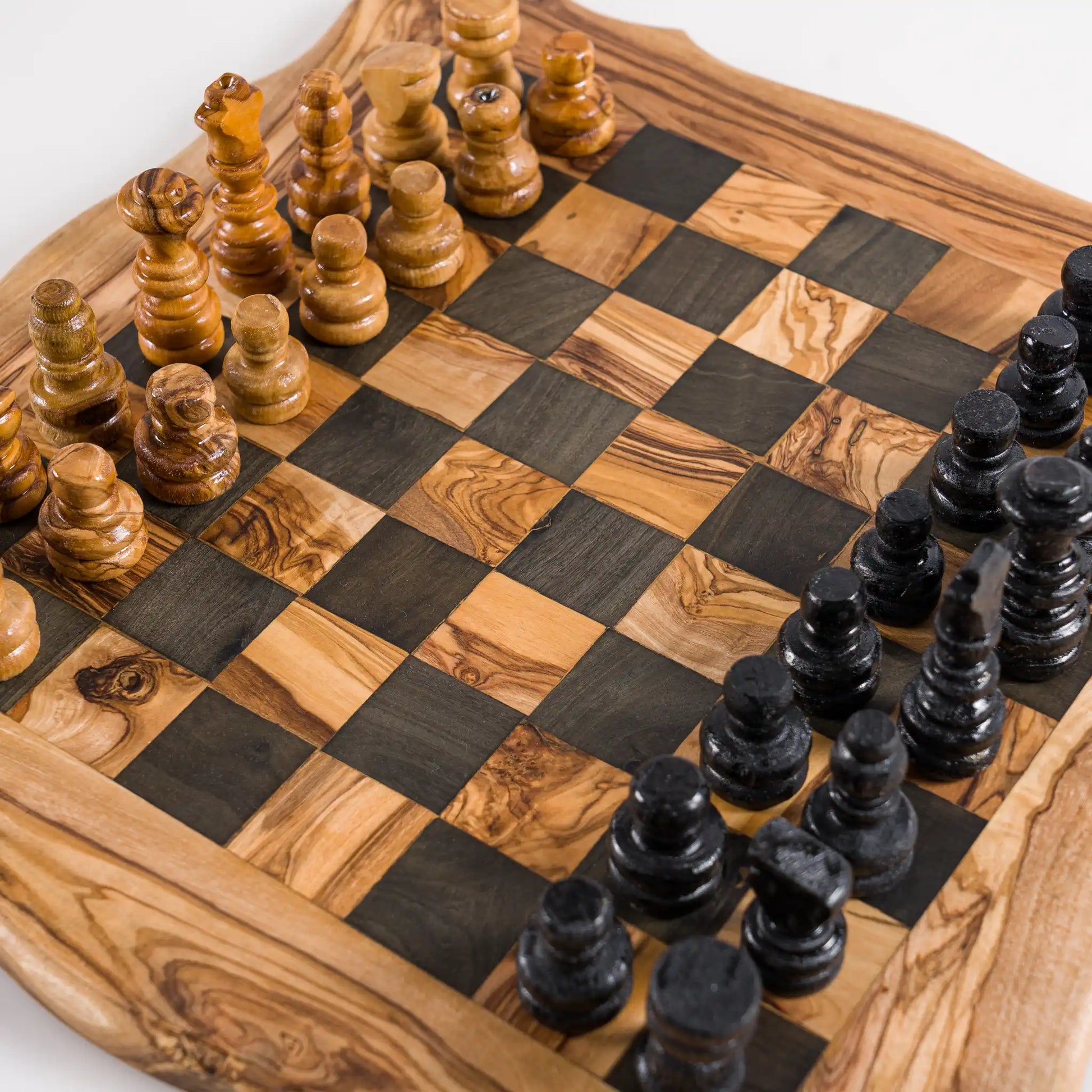 Rois d’Olea – Handmade Olive Wood Chess Set