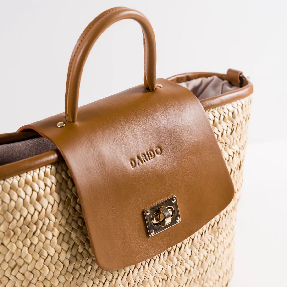 Naïa handmade plant fiber and leather bag – product view 2