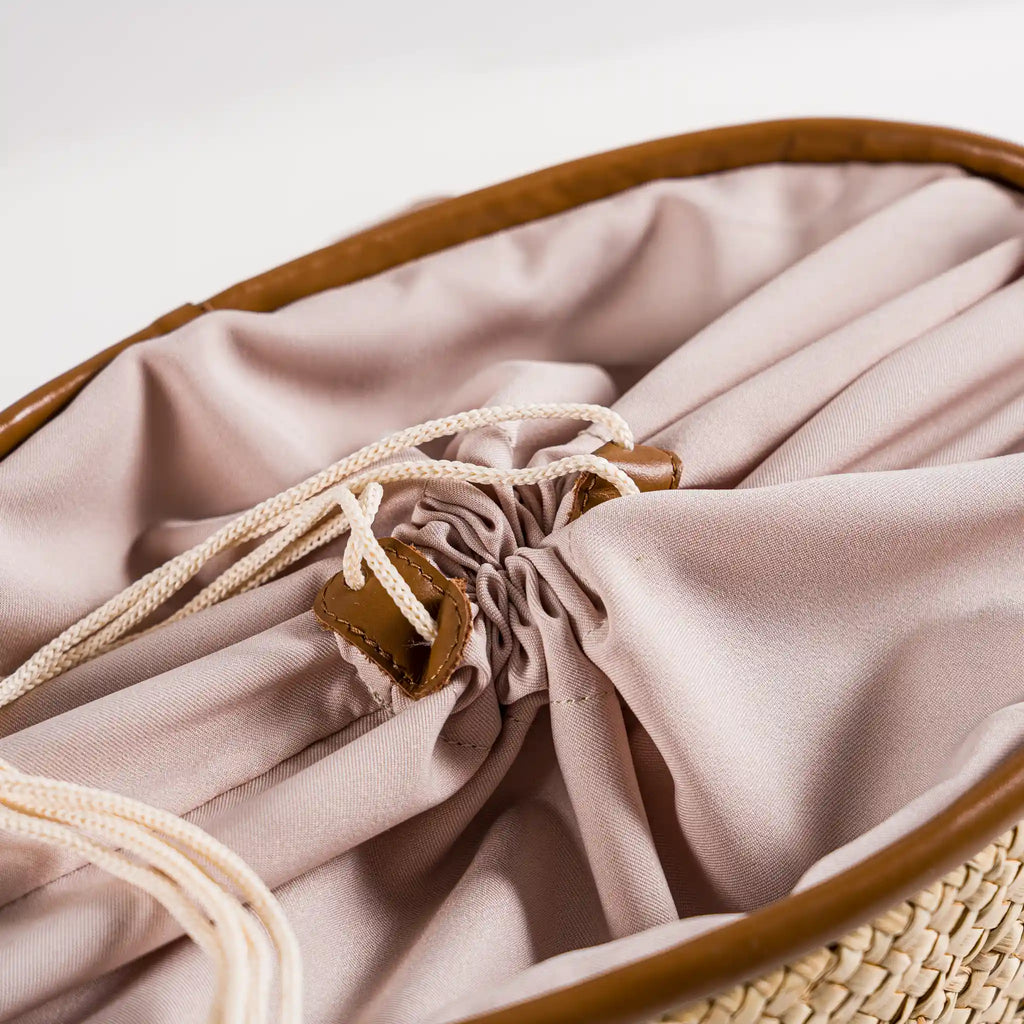 Naïa handmade plant fiber and leather bag – product view 5