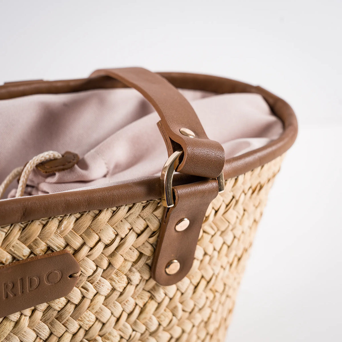 Sienna handmade plant fiber and leather bag – product view 4