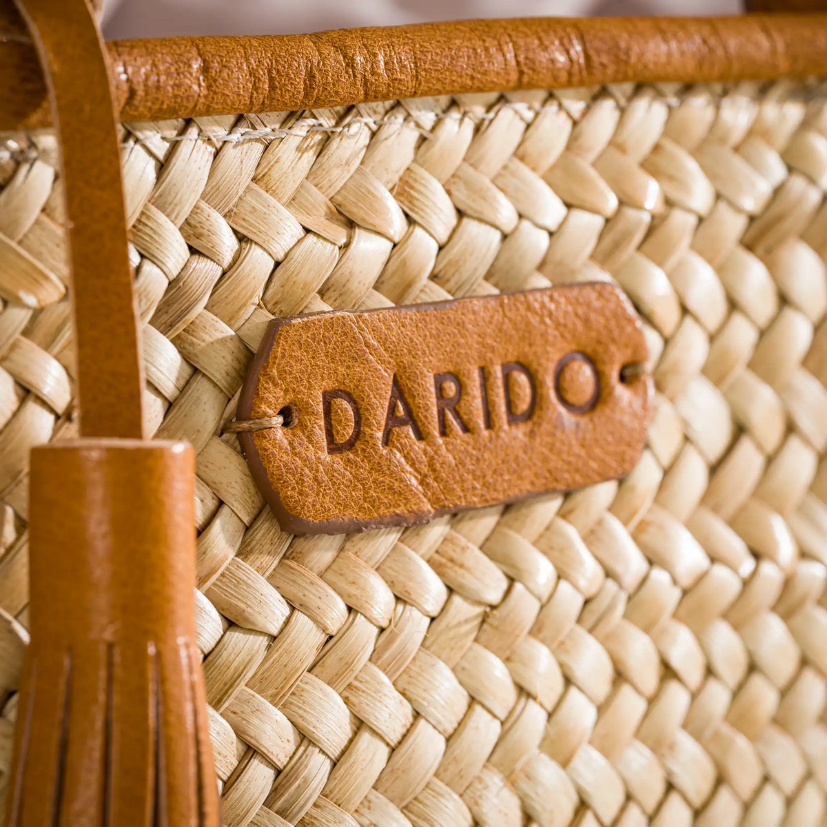 Oasis handmade plant fiber and leather bag – product view 3