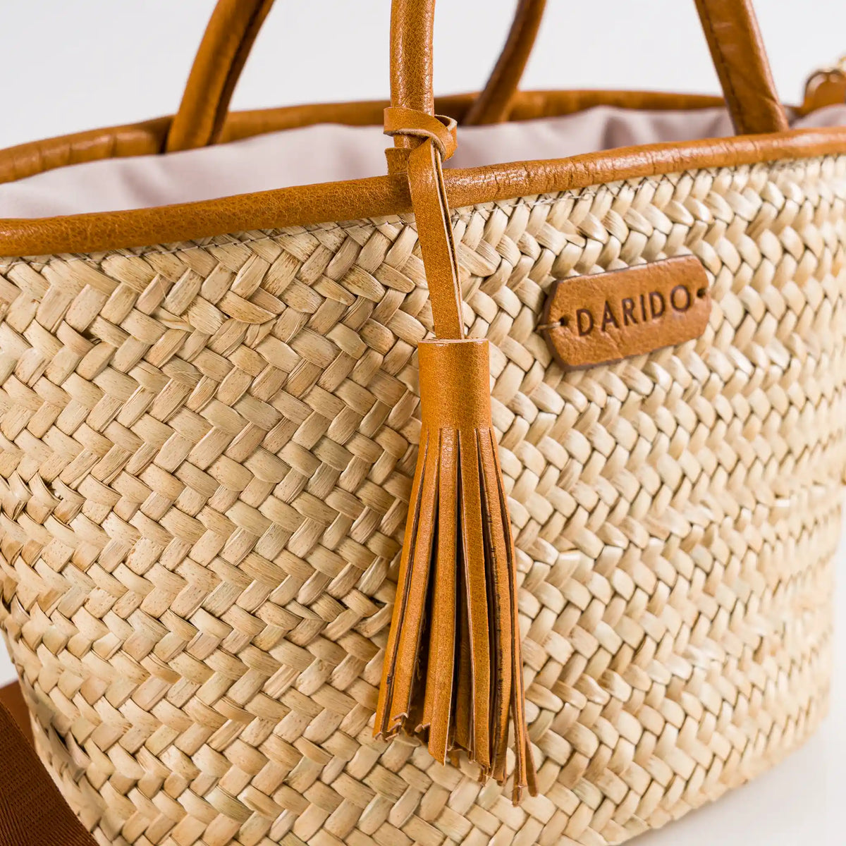 Oasis handmade plant fiber and leather bag – product view 2
