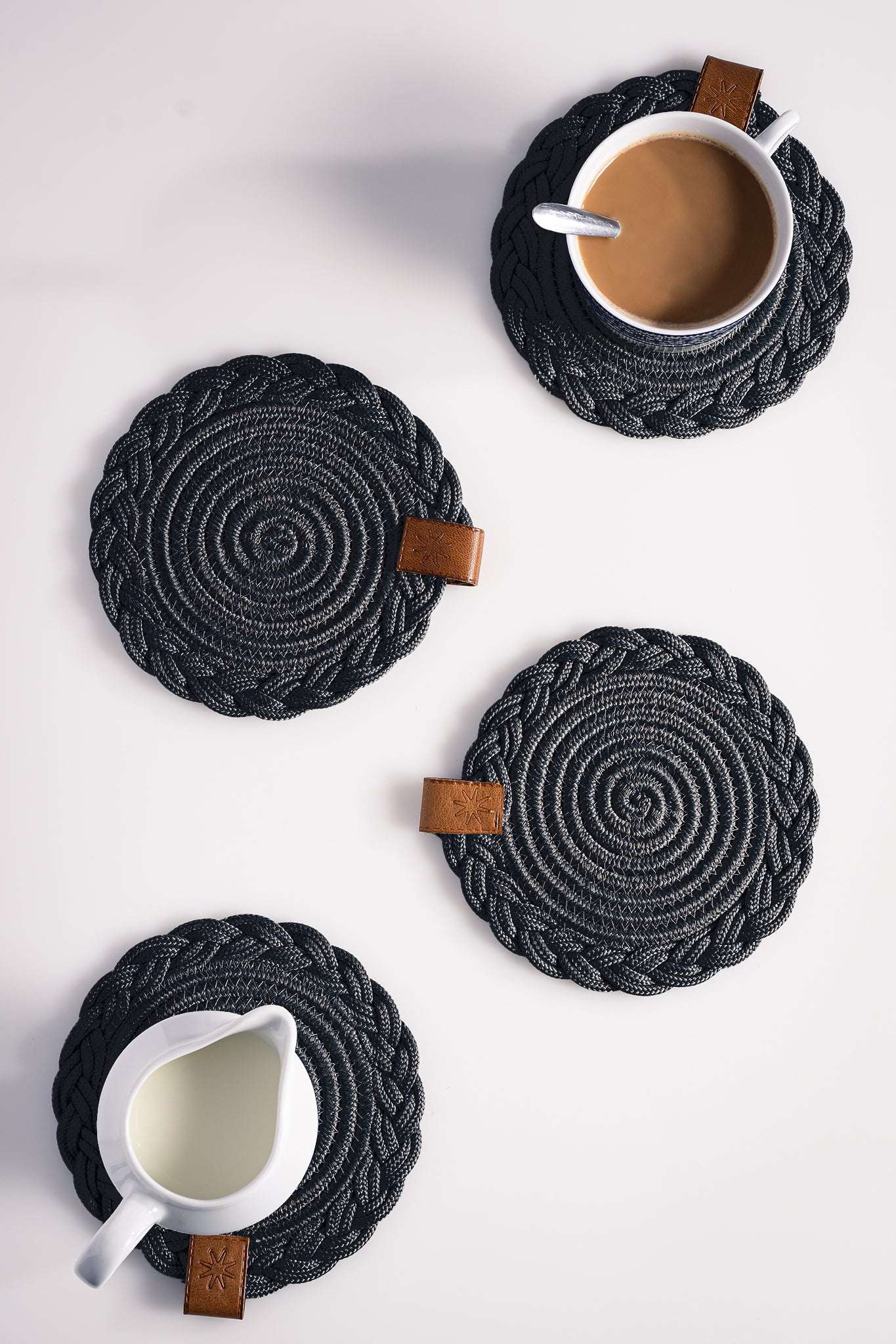 DARIDO Black Coasters- 15cm- Round, Durable & Elegant Table Decor