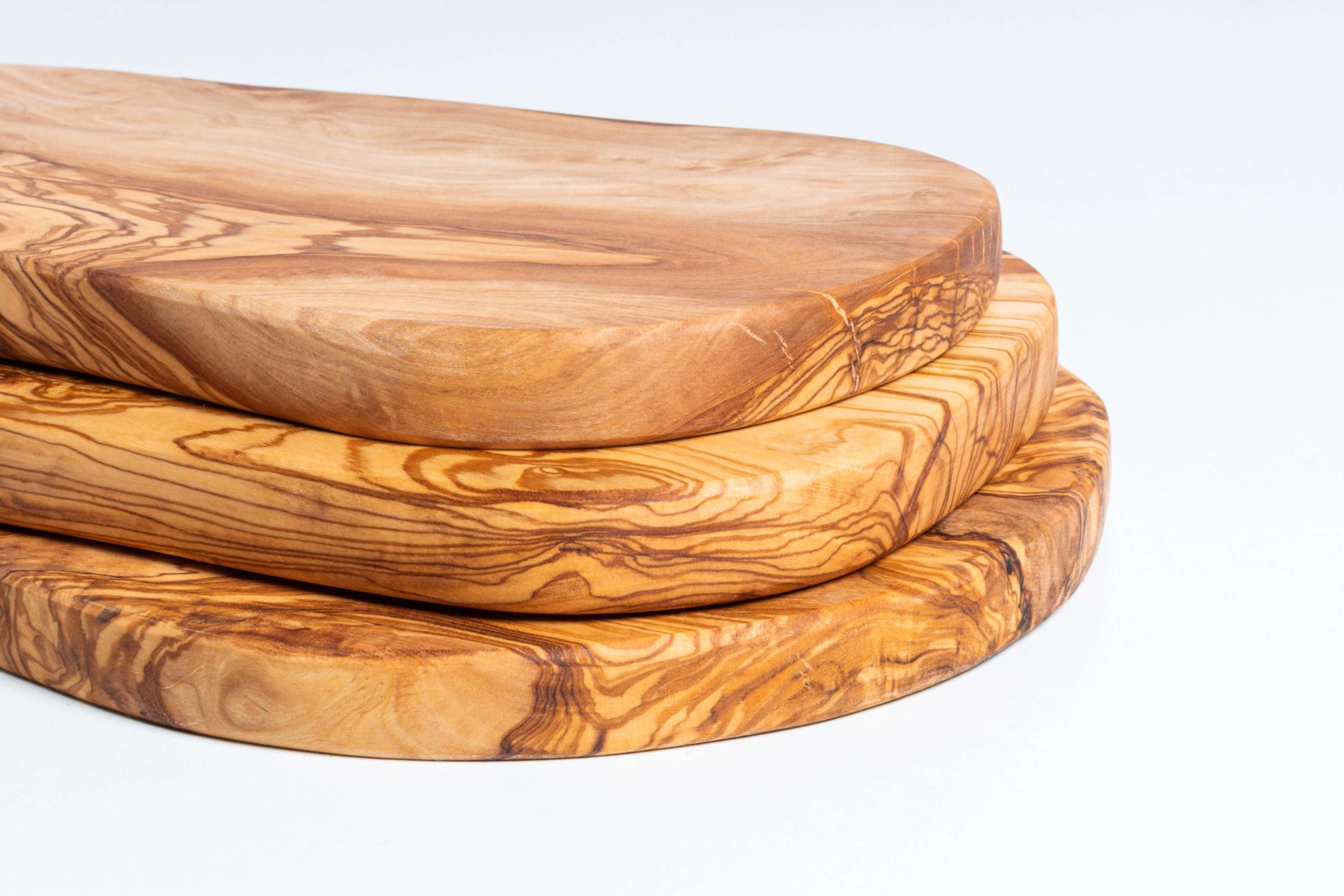 DARIDO Handmade Olive Wood Board with Handle | 42x20 cm | Eco-Friendly, durable and Multi-Functional Kitchenware