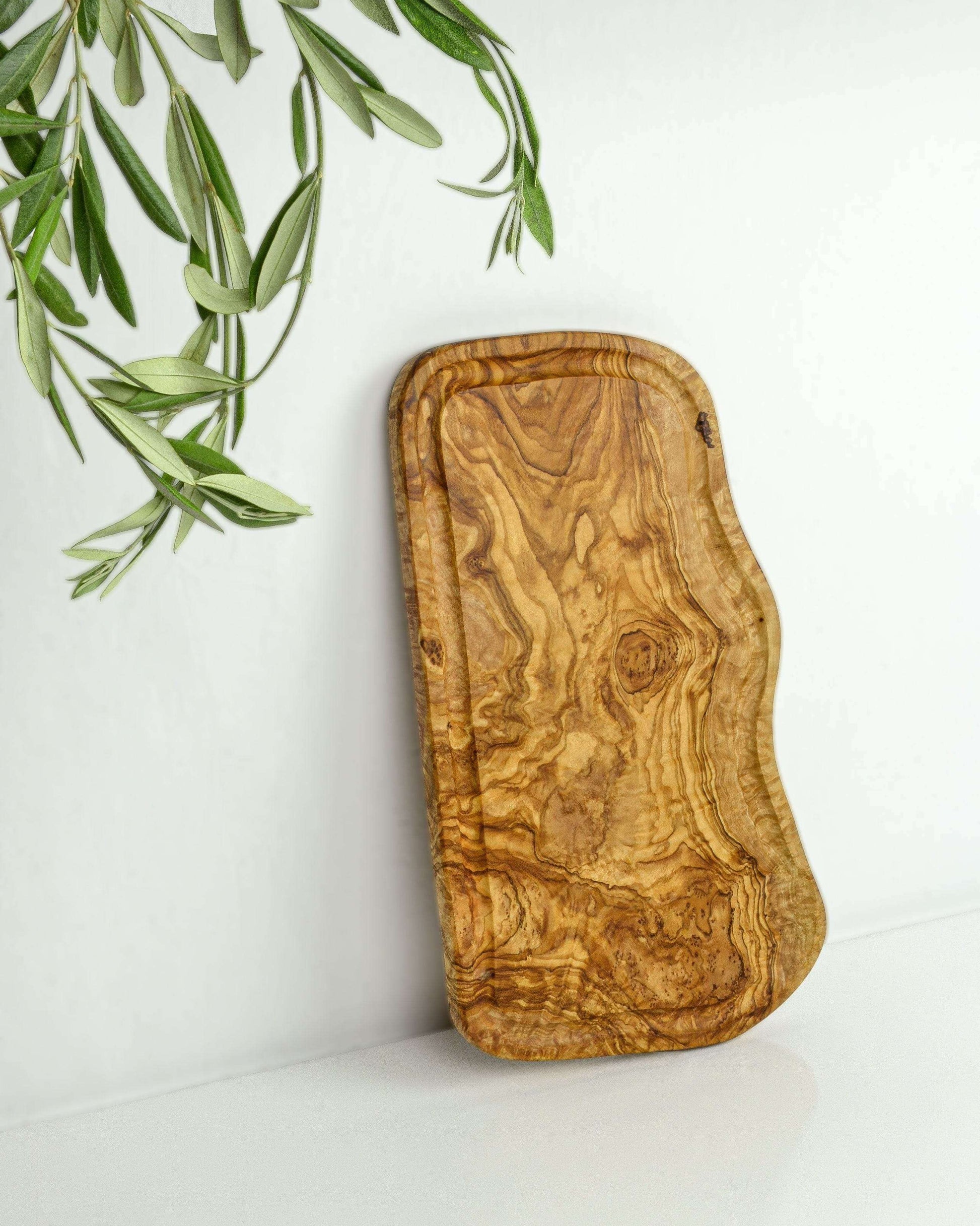 DARIDO Handmade Olive Wood Large Board with Juice Groove | 40x20 cm | Eco-Friendly, Durable and Multi-Functional Kitchenware 