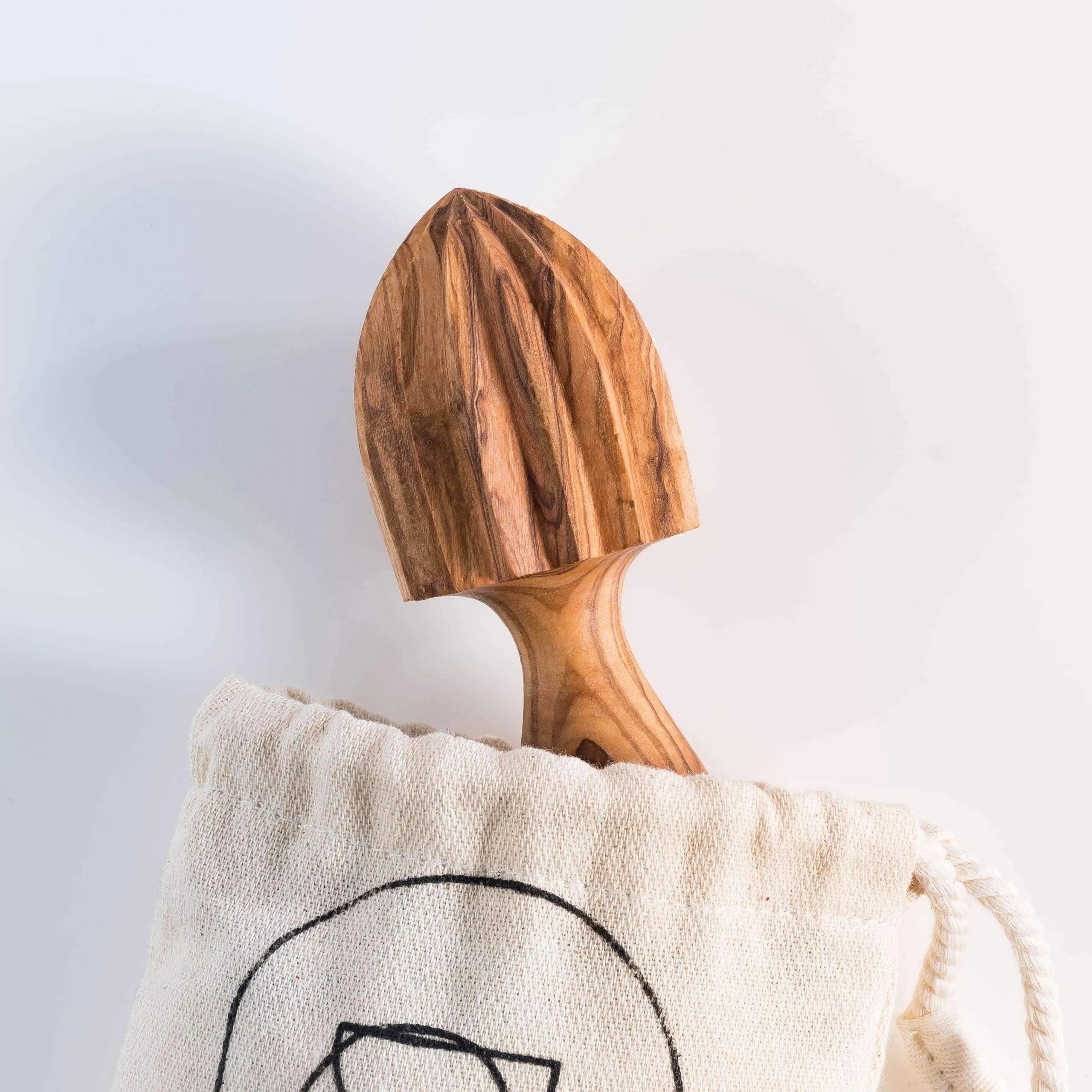 Handmade Olive Wood Juicer – Citrus Press Crafted for Natural Extraction