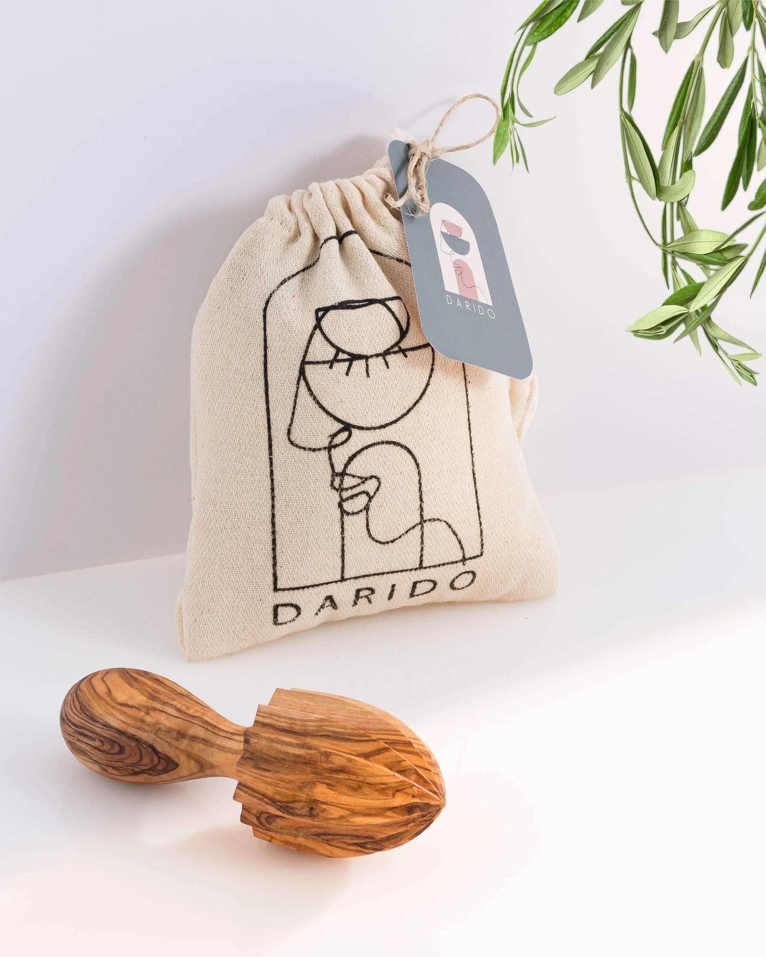 Handmade Olive Wood Juicer – Citrus Press Crafted for Natural Extraction