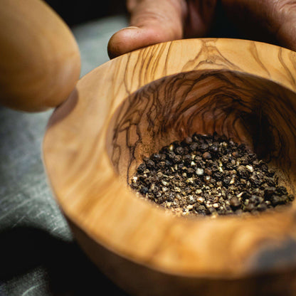 DARIDO Premium Olive Wood - Sleek Flat-Finish Mortar & Pestle: Handmade, Durable, All-purpose Grinding