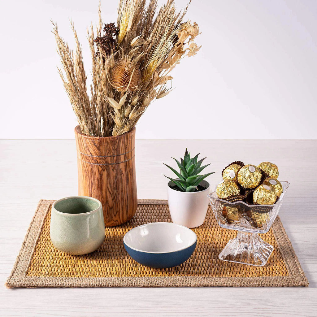 Rectangular darido placemat in natural tones with ceramic cup, bowl, small plant, and glass dish on top. - Smar Rectangular Placemat - 40x30cm